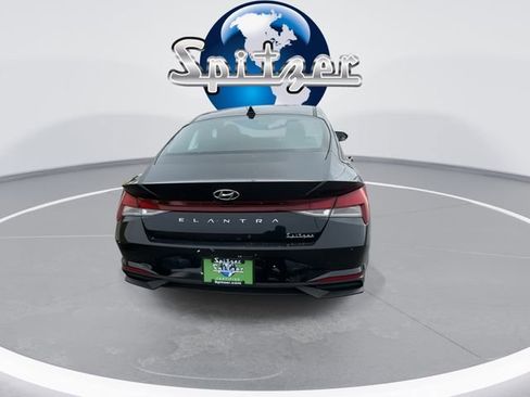 Used 2023 Hyundai Elantra SEL w/ Winter Weather Package image 8