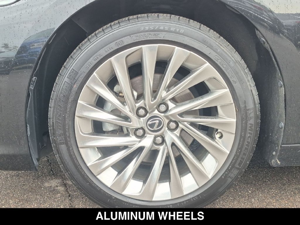 Used 2023 Lexus ES 300h w/ Accessory Package (Z2) FWD image 17