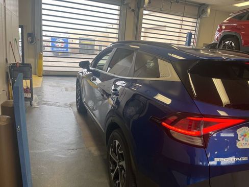 Used 2025 Kia Sportage EX w/ Premium Package image 5