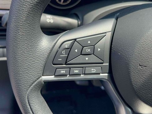Used 2023 Nissan Altima 2.5 SV FWD image 19