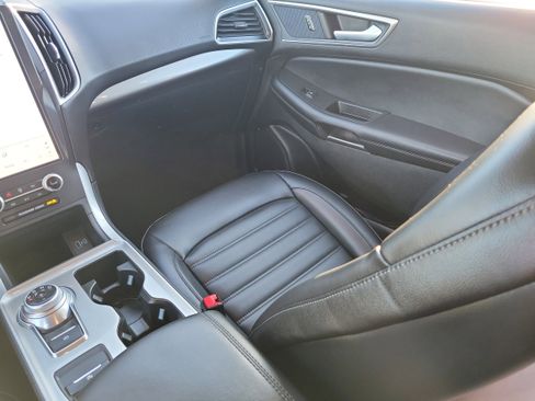 Used 2024 Ford Edge SEL w/ Convenience Package image 16