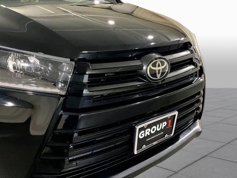 Used 2019 Toyota Highlander SE AWD/4WD image 31