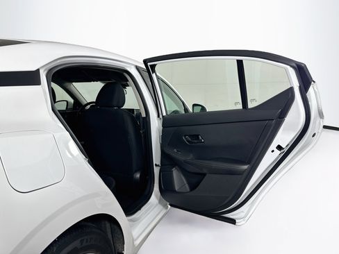 Used 2025 Nissan Sentra S FWD image 28