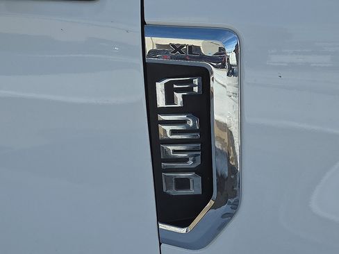 Used 2020 Ford F250 XL w/ Power Equipment Group image 7
