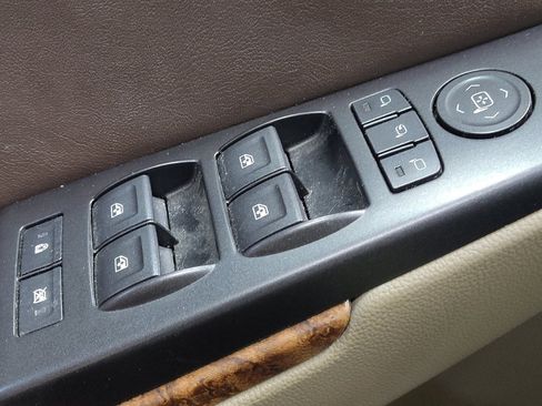 Used 2015 Chevrolet Tahoe LTZ image 27