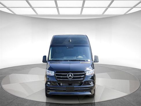 Used 2023 Mercedes-Benz Sprinter 2500 image 6