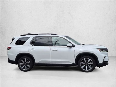 Used 2024 Honda Pilot Elite image 4