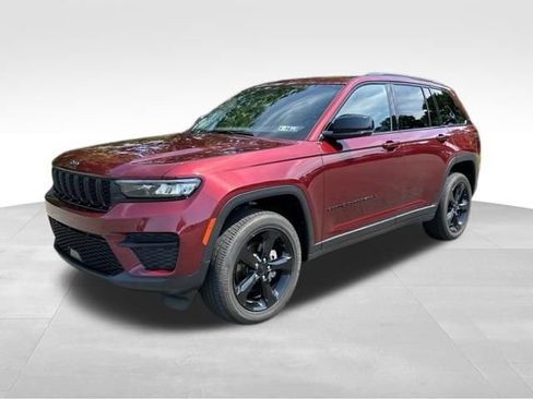 Used 2023 Jeep Grand Cherokee Altitude AWD/4WD image 1