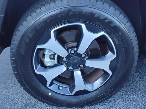 Used 2021 Jeep Renegade Trailhawk image 14