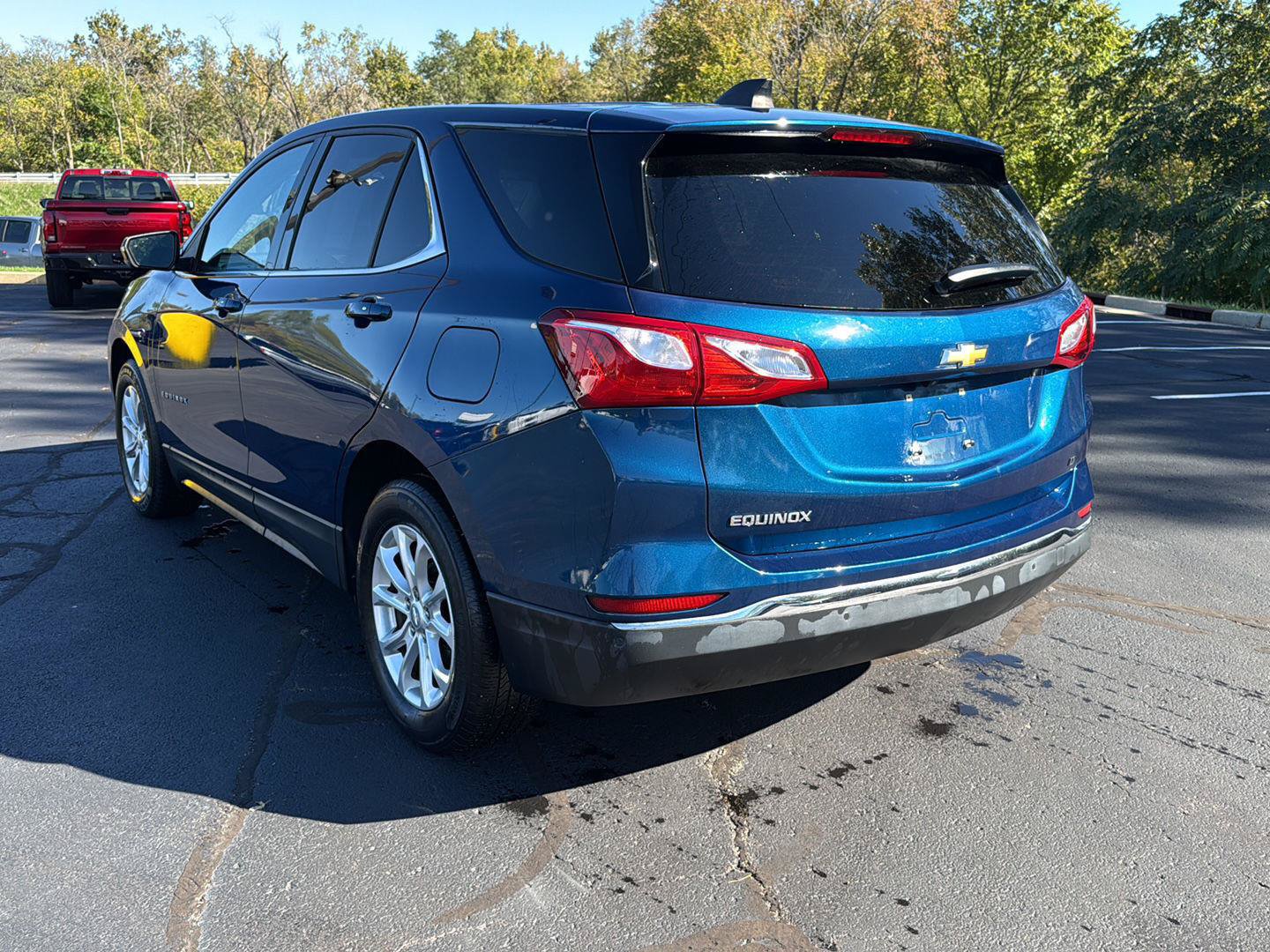 Used 2019 Chevrolet Equinox LT w/ Driver Convenience Package FWD image 3