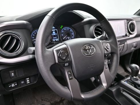 Used 2023 Toyota Tacoma TRD Off-Road image 13