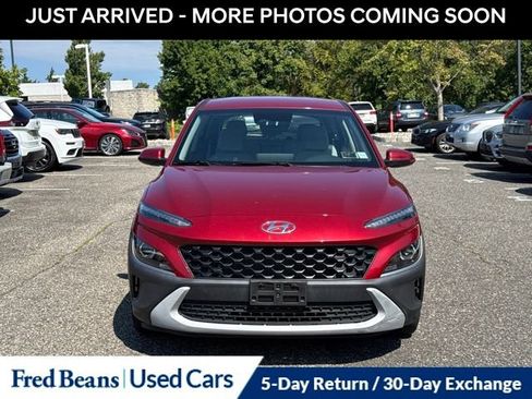Used 2023 Hyundai Kona SE AWD/4WD image 2