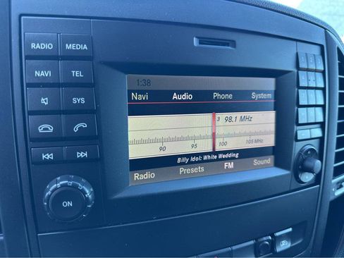 Used 2016 Mercedes-Benz Metris Passenger image 5