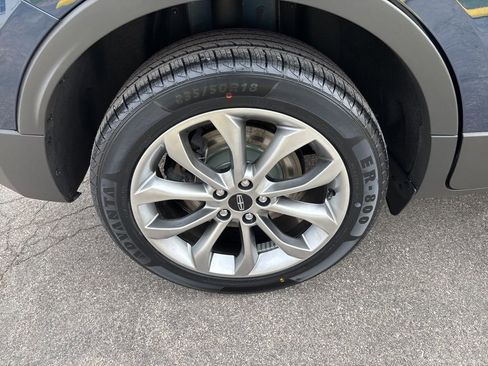 Used 2017 Lincoln MKC Select w/ Lincoln MKC Climate Package image 10