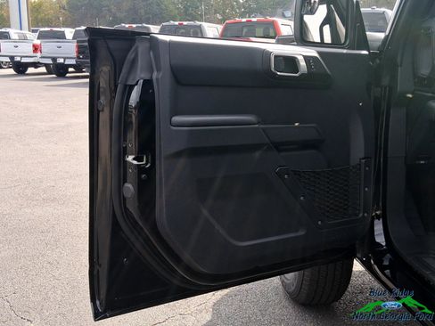 New 2025 Ford Bronco 4-Door image 10