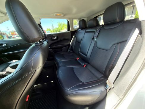 Used 2021 Jeep Compass Trailhawk AWD/4WD image 25
