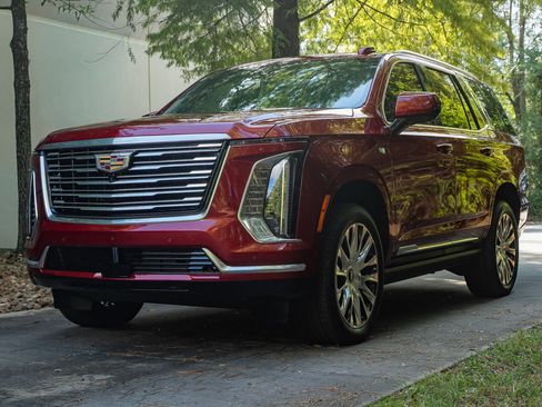 Used 2025 Cadillac Escalade Premium Luxury Platinum AWD/4WD image 24