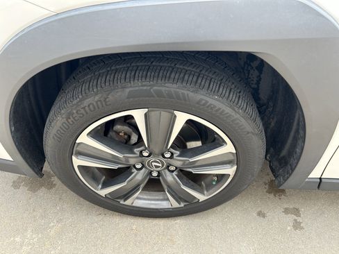 Used 2019 Lexus UX 250h w/ Premium Package AWD/4WD image 11