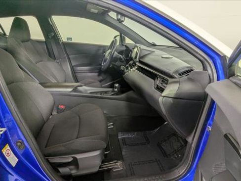 Used 2018 Toyota C-HR XLE image 23
