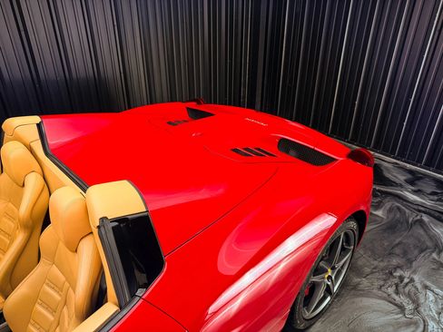 Used 2012 Ferrari 458 Spider RWD image 10