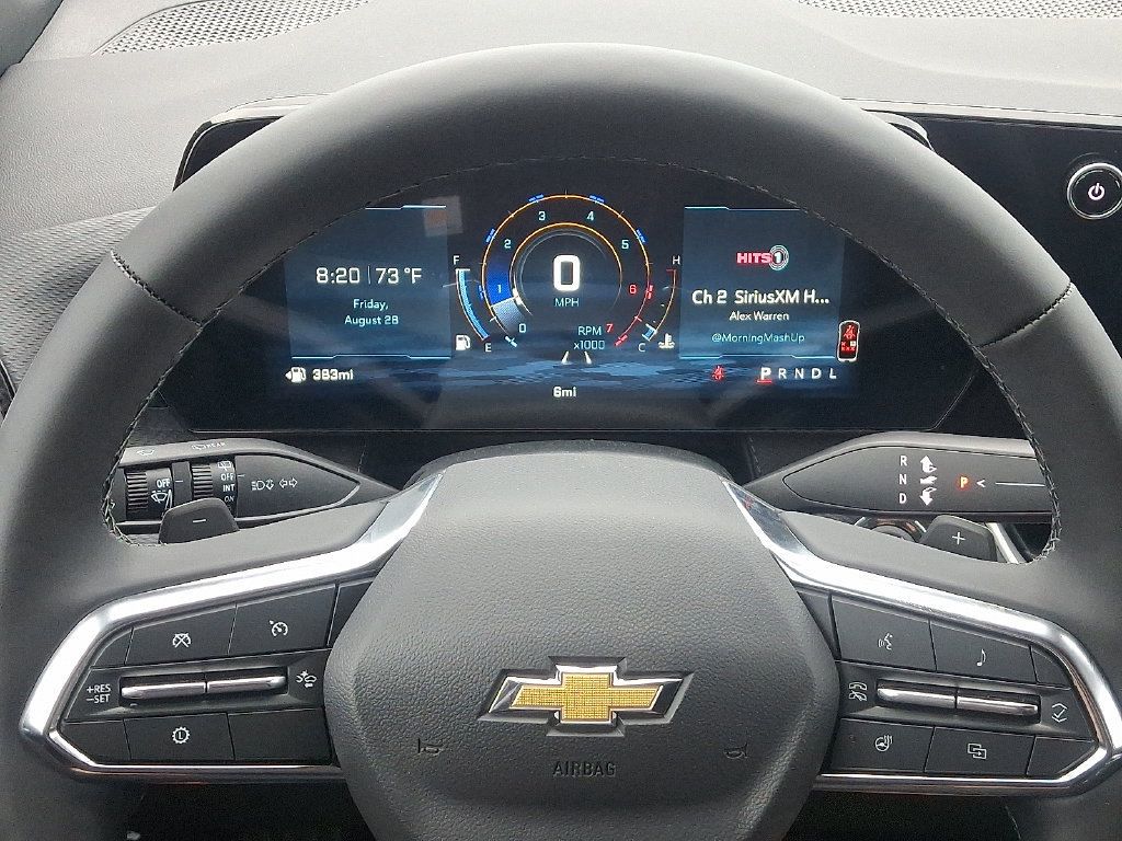 New 2027 Chevrolet Equinox LT w/ Convenience Package II FWD image 9