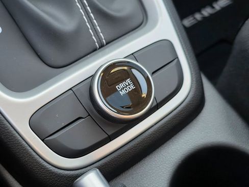 New 2025 Hyundai Venue SEL image 32