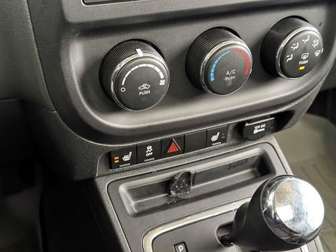 Used 2015 Jeep Patriot High Altitude image 23