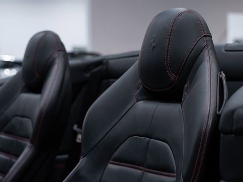 Used 2016 Ferrari California T RWD image 24