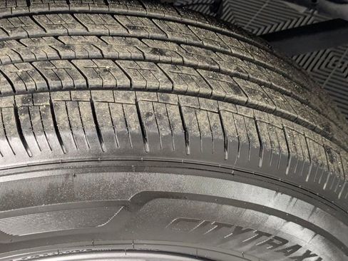 Used 2023 Jeep Wrangler Sport S image 9