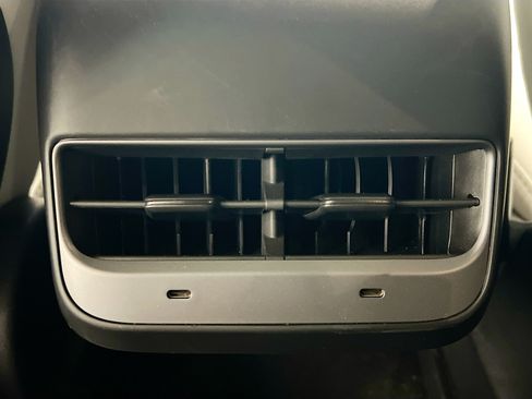 Used 2021 Tesla Model Y 2WD image 18
