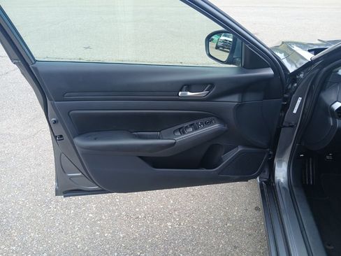 Used 2022 Nissan Altima 2.5 S FWD image 27