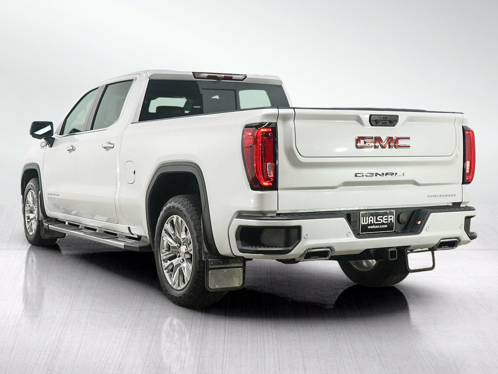 Used 2023 GMC Sierra 1500 Denali AWD/4WD image 3