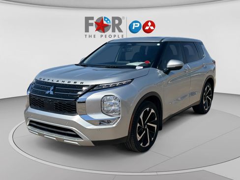 Used 2024 Mitsubishi Outlander SE FWD image 1
