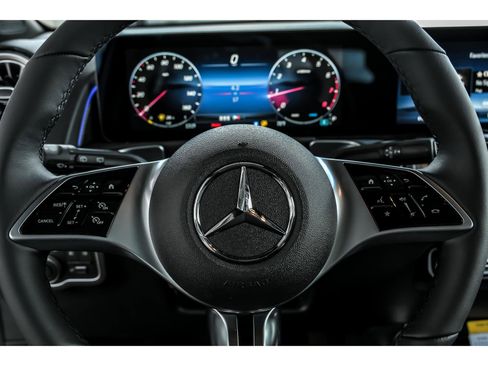 New 2026 Mercedes-Benz GLB 250 4MATIC image 12