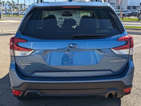 Used 2020 Subaru Forester Premium image 3