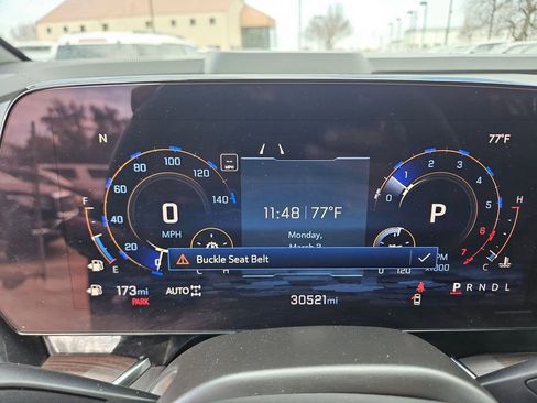 Used 2025 Chevrolet Suburban Z71 image 19