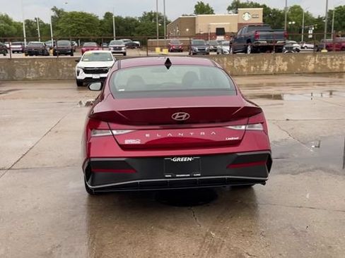 Used 2025 Hyundai Elantra Limited FWD image 7
