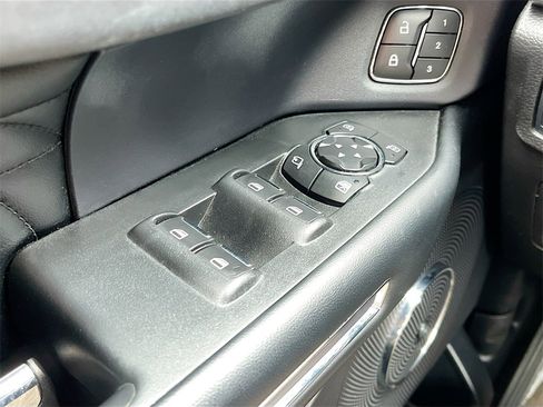 Used 2021 Ford Expedition Platinum image 18