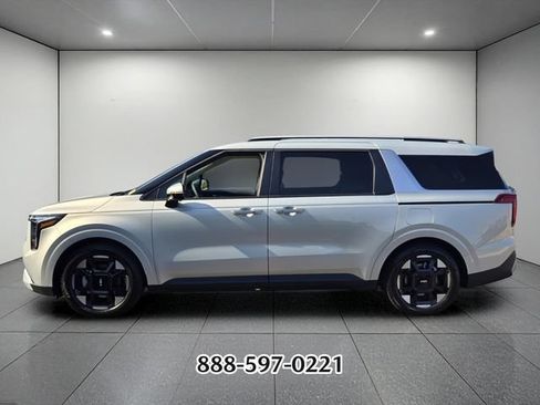 Used 2026 Kia Carnival EX FWD image 2