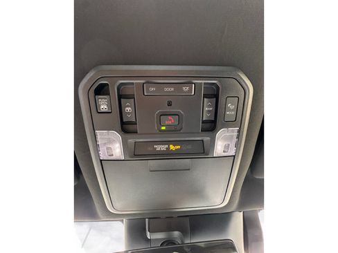 Used 2024 Toyota Tundra Platinum AWD/4WD image 15