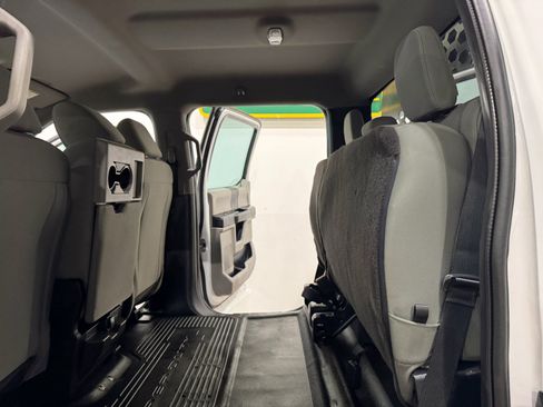 Used 2020 Ford F350 XL w/ Power Equipment Group image 19
