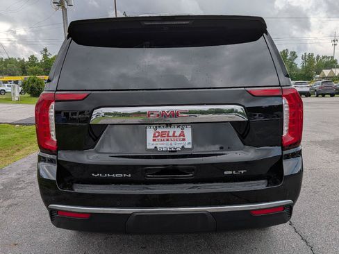 Used 2023 GMC Yukon XL SLT w/ SLT Luxury Package AWD/4WD image 9