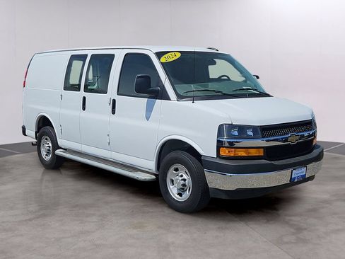 Certified 2024 Chevrolet Express 2500 w/ Driver Convenience Package RWD image 3