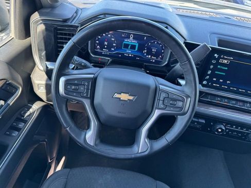 Used 2025 Chevrolet Silverado 1500 LT AWD/4WD image 12