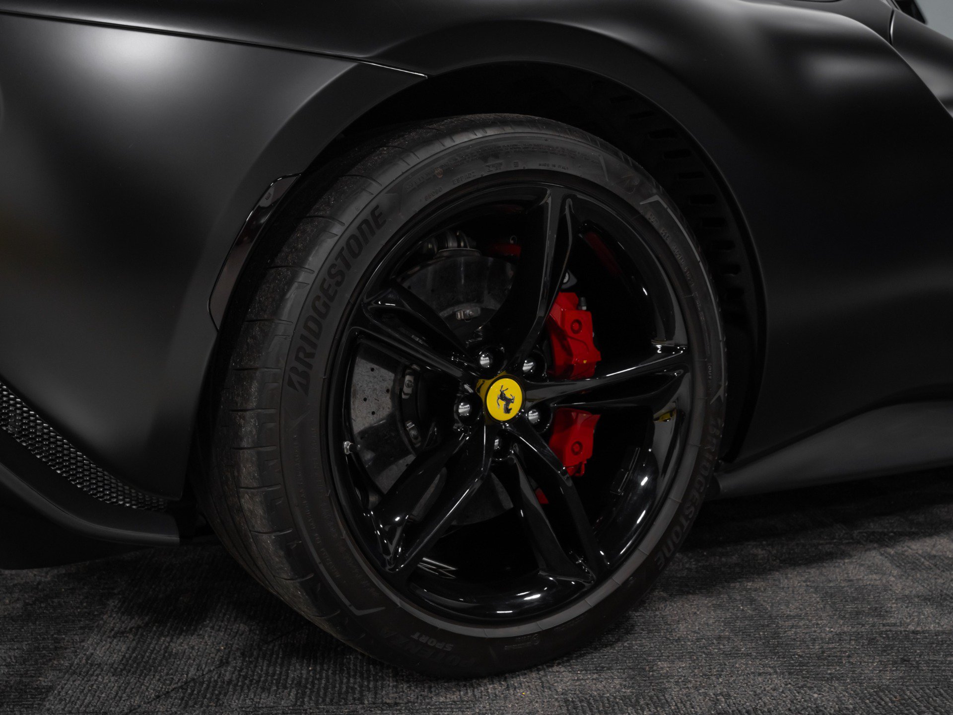 Used 2023 Ferrari 296 GTS RWD image 40