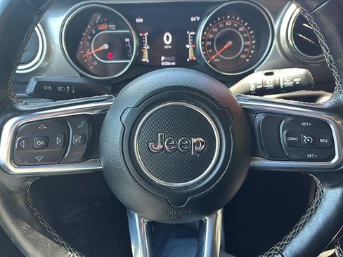 Used 2020 Jeep Wrangler Unlimited Sahara AWD/4WD image 26