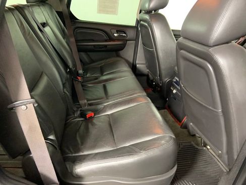 Used 2012 Cadillac Escalade Hybrid 4D Sport Utility image 14