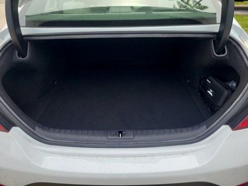 Used 2025 Genesis G70 2.5T RWD image 9
