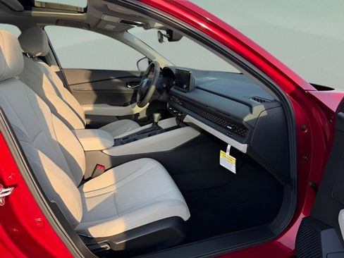 Used 2025 Honda Accord SE image 26