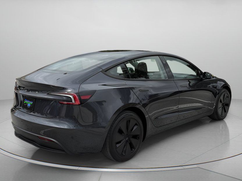 Used 2025 Tesla Model 3 RWD image 3